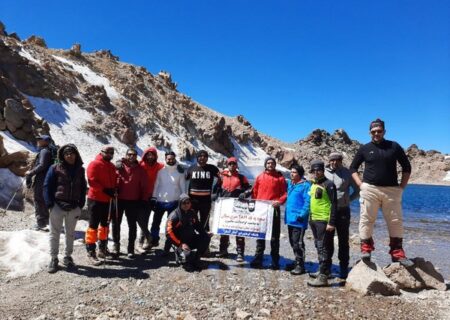 صعود ۱۳ نفر از کوهنوردان باشگاه کوهنوردی آبشار آستارا به قله ۴۸۱۱ متری سبلان