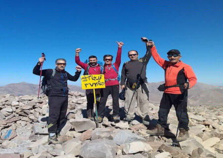 صعود کوهنوردان مهابادی به قله جام سهند
