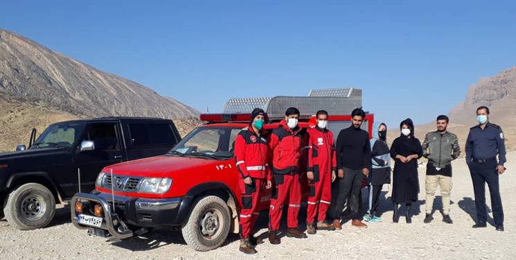 آتش نشانان؛نجات‌بخش چهار جوان گرفتار در ارتفاعات تنگ سرخ