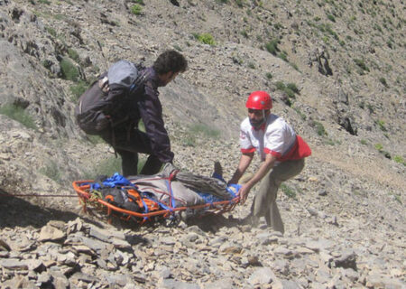 نجات جوان ٢۷ ساله در ارتفاعات سد میمه شهرستان دهلران