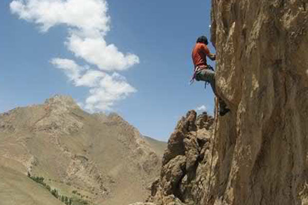 کوهنوردان سازماندهی شوند/ توسعه رشته سنگ نوردی در کشور