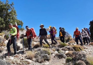 صعود مشترک کوهنوردان برازجانی با گروه کوهنوردی حاجی آباد هرمزگان