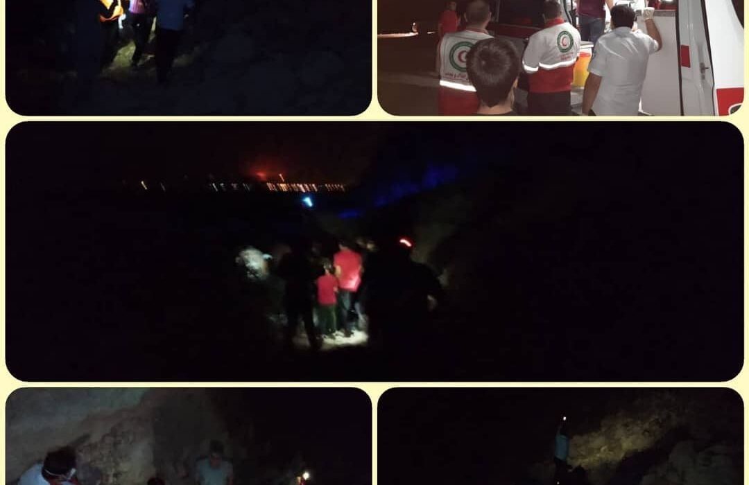 نجات فرد مصدوم در ارتفاعات تنگه تاپو شهرستان دهلران توسط نجاتگران هلال احمر