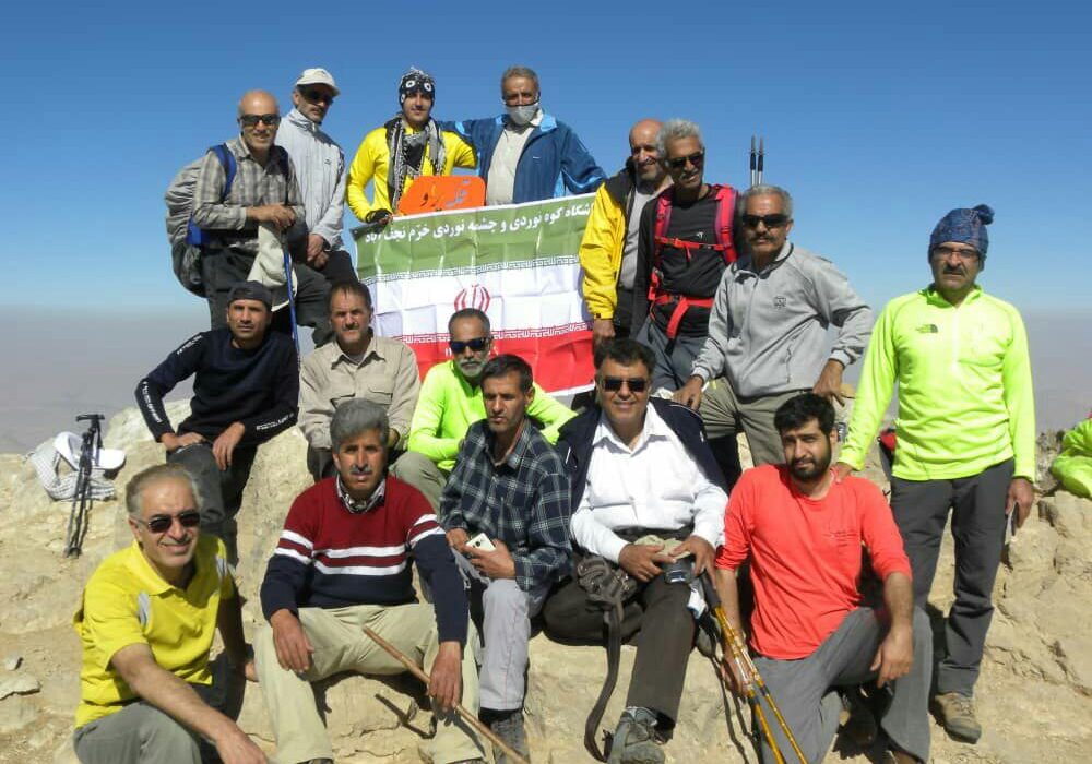 گزارش صعود کوهنوردان باشگاه خرم به قله پراو
