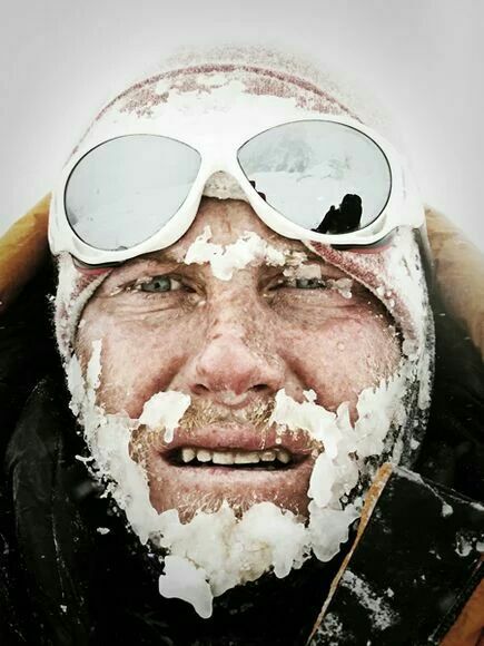 کوری ریچاردز اولین و تنها کوهنورد امریکایی است که توانسته یک قله ۸۰۰۰ متری را در زمستان صعود کند