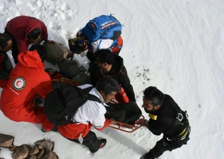 یک کوهنورد مفقود شده در تکاب پیدا شد/عملیات امدادی ادامه دارد