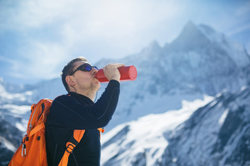 چرا کوهنوردان نباید نوشیدنی سرد بنوشند
