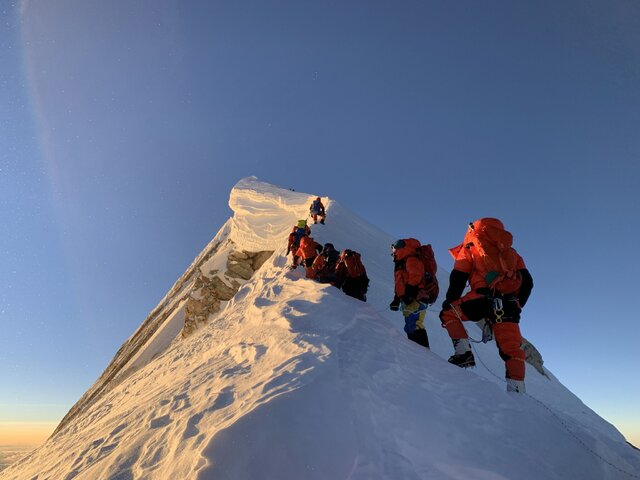 اورست خالی از کوهنورد