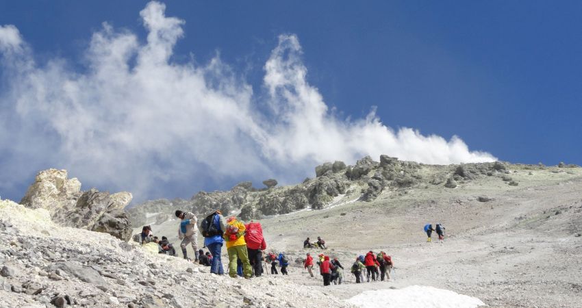 شرایط و تجهیزات لازم برای صعود به قله دماوند