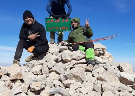 صعود کوهنوردان کوه چنار به بام استان فارس