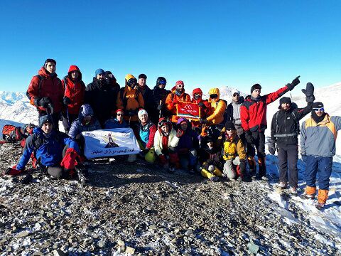 گزارش برنامه صعود به قله سركچال١(٤١٤٠ متر)مشترك با باشگاه كوهنوردى اسپيلت تهران )