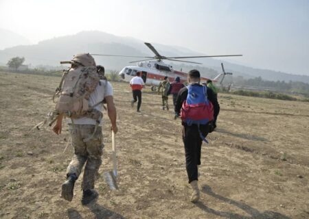 ۴۴ سورتی پرواز برای مهار آتش سوزی جنگل های توسکستان اعزام شدند
