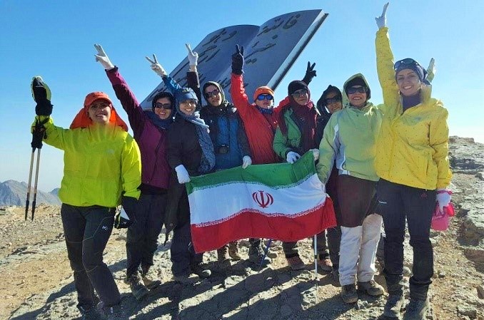 گزارش برنامه صعود قله شیر کوه یزد(طرح سیمرغ)