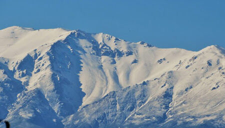 سماموس بلندترین قله استان گیلان است.