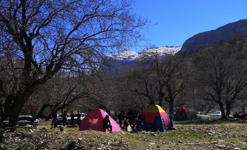 شوخی طبیعت گردان ایلامی با کرونا