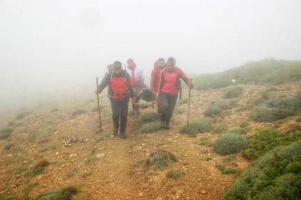 امدادرسانی نجاتگران هوراند به روستایی مصدوم در ارتفاعات