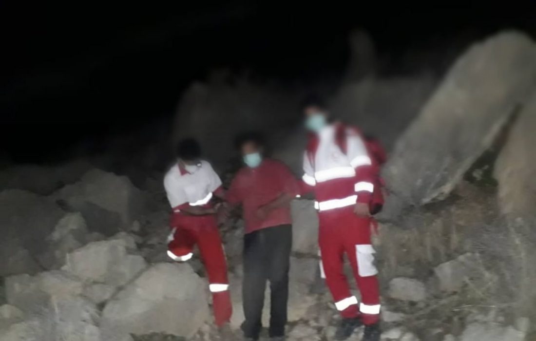 نجات مرد ۳۵ ساله در ارتفاعات کوه «چرمین» سیروان