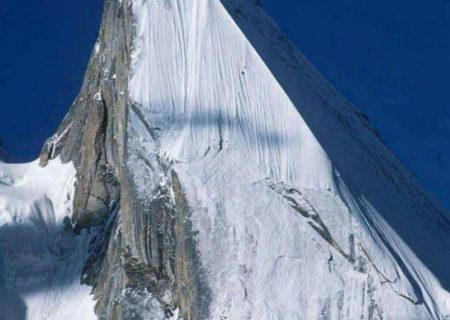 فرود با اسکی از قله «لیلاپیک» ۶۰۹۶
