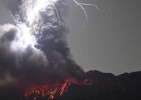 آتشفشان ساکوراجیما در ژاپن
