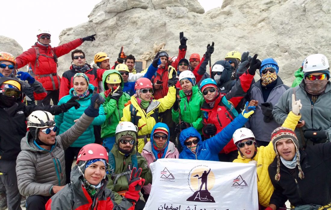 گزارش برنامه صعود به قله دماوند از جبهه غربى (شهریور ۹۶)