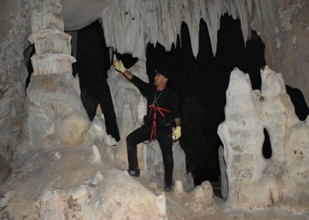 غار کله کفتری(سیبکی) جهانی از زیبایی های ویژه در اعماق تاریکی ها