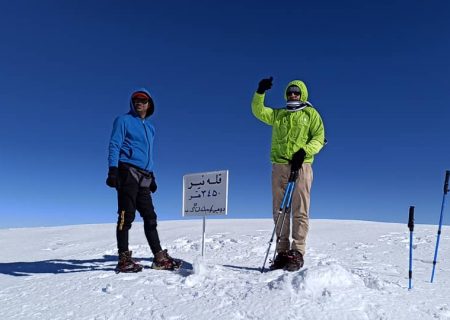 قله نیر زیر پای کوهنوردان دهدشتی