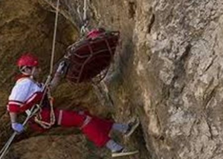نجات معجزه آسای چهار فرد گرفتار در ارتفاعات قلات
