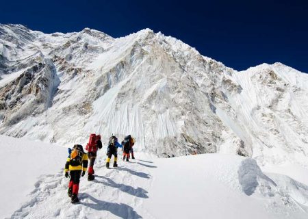 کوهنوردان مراقب شیب تند و یخ‌زده الوند باشند