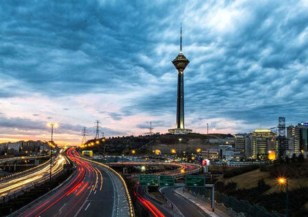 نگاهی بر اخبار مناطق تهران؛ آغاز کاشت ۳۲ هزار پیاز لاله در منطقه ۱۵