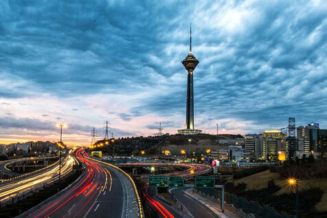 نگاهی بر اخبار مناطق تهران؛ آغاز کاشت ۳۲ هزار پیاز لاله در منطقه ۱۵