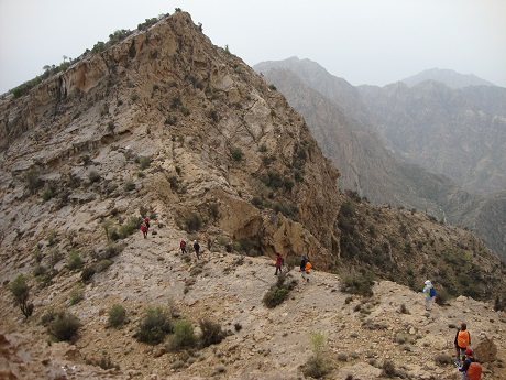 صعود تیم حامیان کهگیلویه و بویراحمد به قله بیرمی بلندترین قله استان بوشهر