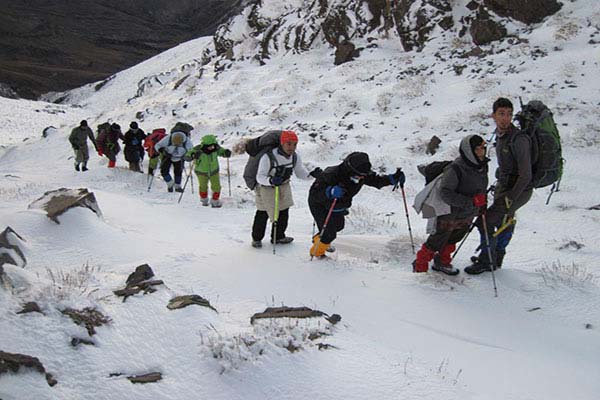 گزارش صعود به قله هزار کرمان(ارتفاع ۴۵۰۰متر)