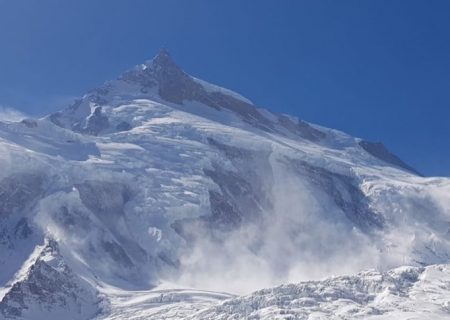 آیا نیرمال پورجا به ماناسلو می رود؟