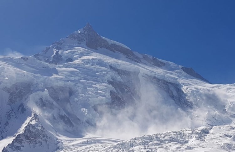 آیا نیرمال پورجا به ماناسلو می رود؟
