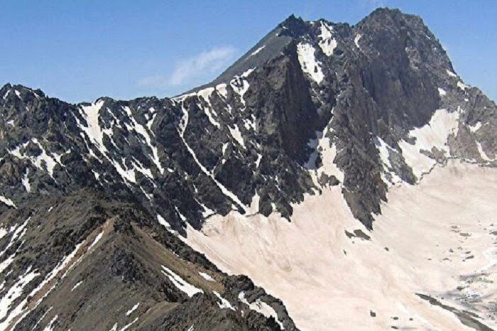 صعود زمستانه دیواره علم‌کوه توسط کوه‌نوردان شهرستان نيشابور