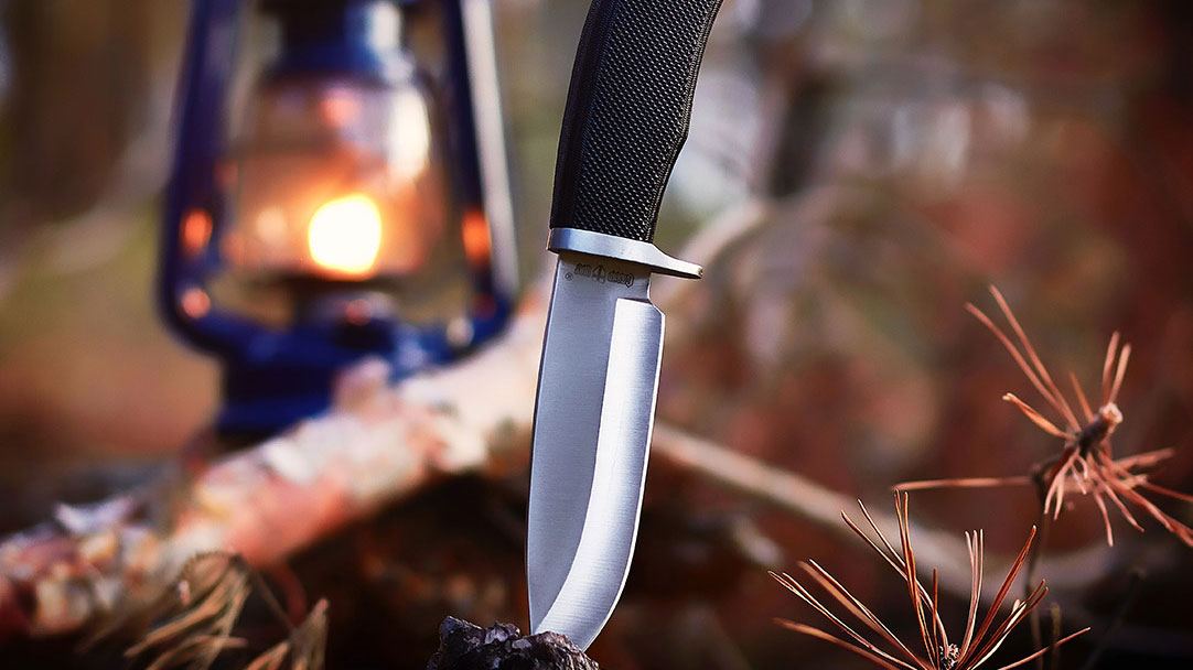 چطور یک چاقوی مناسب برای طبیعت گردی انتخاب کنیم