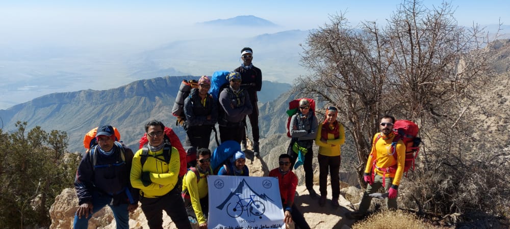 صعود باشگاه کوهنوردی ساحل نوردان خطه خلیج فارس (جرون) به قله سرستون
