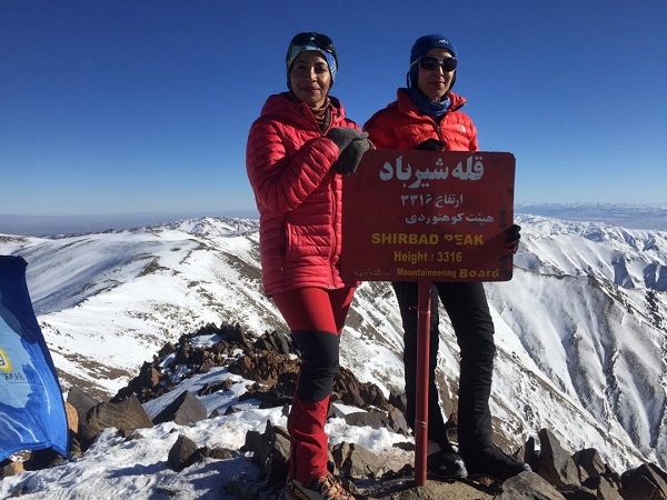 صعود زمستانه به قله ی شیرباد توسط بانوان هرمزگانی