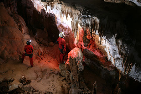 غارنوردی چیست و وسایل مورد نیاز برای غارنوردی کدامند؟