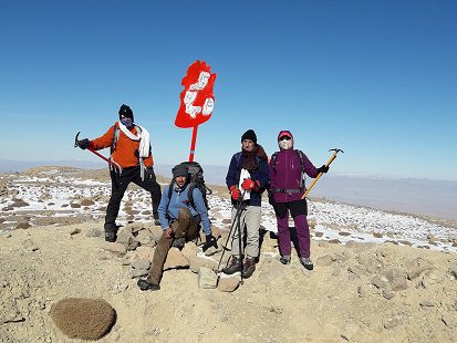 گزارش صعود به قله های گاوکشان و شاه جهان و شیر باد بام سه استان