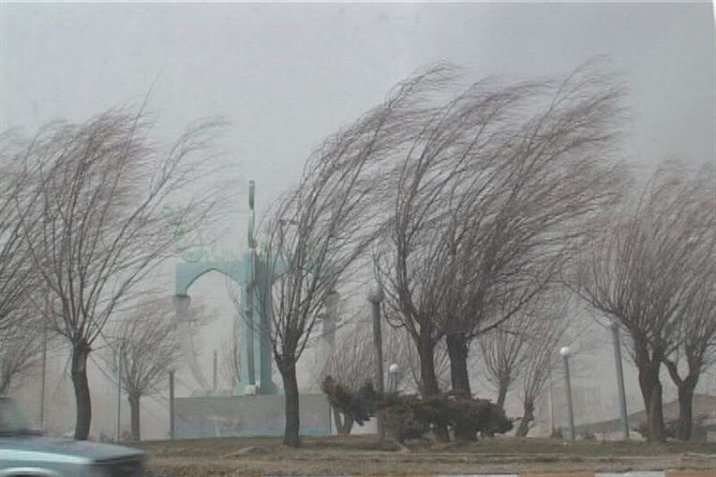 هواشناسی/ وزش باد نسبتاً شدید در جنوب شرق کرمان پیش‌بینی می‌شود