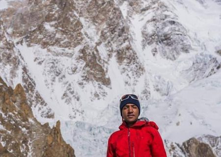 “ساجد سدپارا” کوهنورد ۲۲ ساله به بیس کمپ رسید