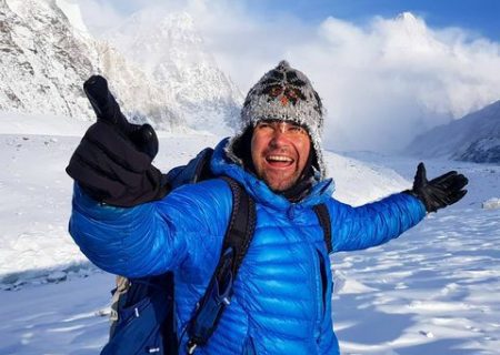 آتاناس اسکاتف بلغاری ، او اولین کوهنورد وگان دنیاست که به اورست صعود کرد