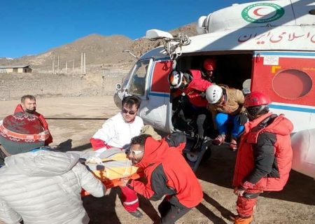 عملیات نجات کوهنوردان در ارتفاع ۴۷۰۰متری قله دماوند