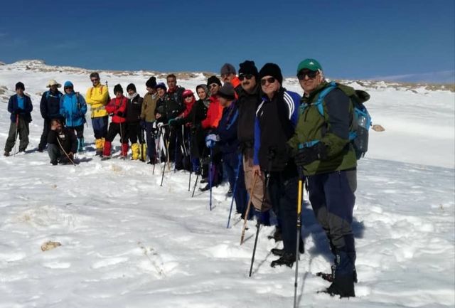 کوهنوردان کهگیلویه ای بر بلندای قله ۳۰۰۰ متری تامر