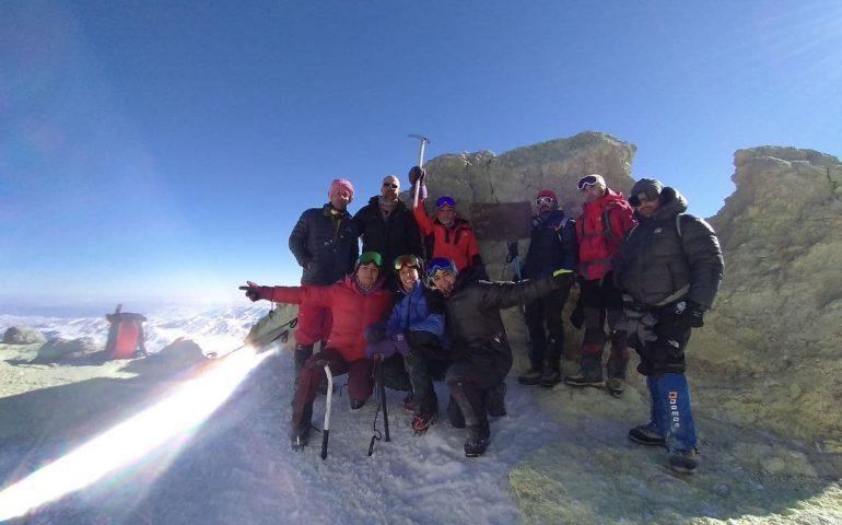 صعود زمستانه تیم هیمالیانوردی هیئت کوهنوردی و صعودهای ورزشی استان البرز به قله دماوند