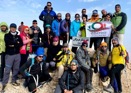 صعود اعضای باشگاه کوهنوردی آرمین بندرعباس به بام هرمزگان
