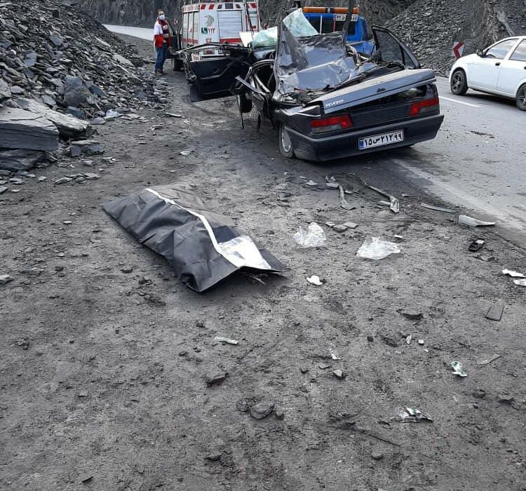 یک کشته و ۴ مصدوم بر اثر ریزش سنگ در جاده هراز 