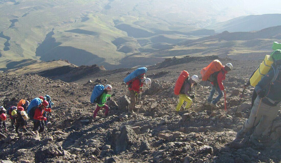 گزارش برنامه کوهنوردی صعود به قله دماوند از مسیر جنوبی