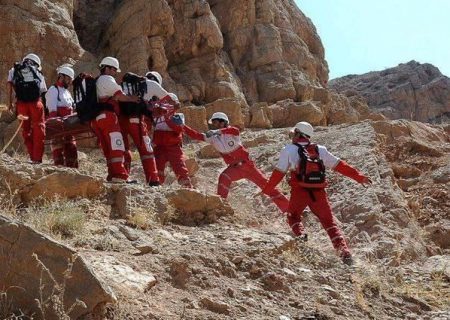 نجات کوهنورد جوان در ارتفاعات نواکوه سرپل ذهاب بخلعه شاهین (نقاره کوب)